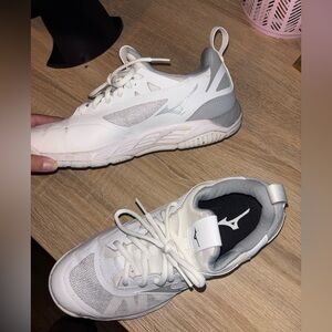 Mizuno wave volleyball shoes